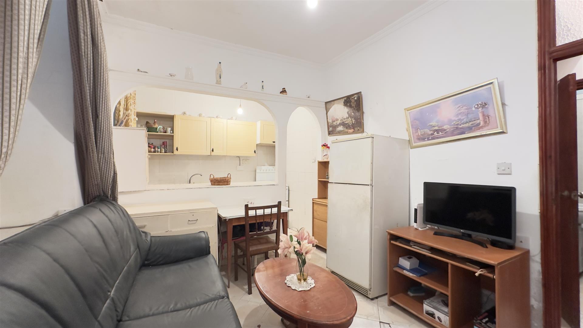Image of Apartment - 1 Bedrooms - 1 Bathrooms for Sale in Upper Town-Gibraltar, Image 2